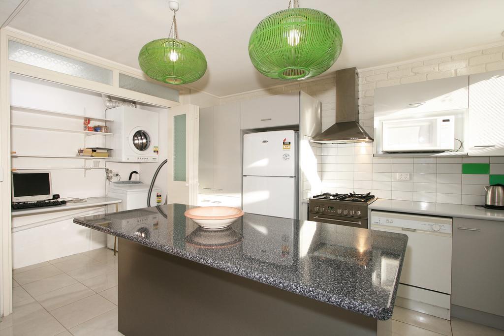 Wattle Holiday Rental Melbourne Room photo